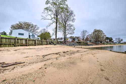 Waterfront Cottage With Private Beach And Deck!