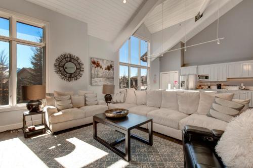 Glamorous Gallivan Loop