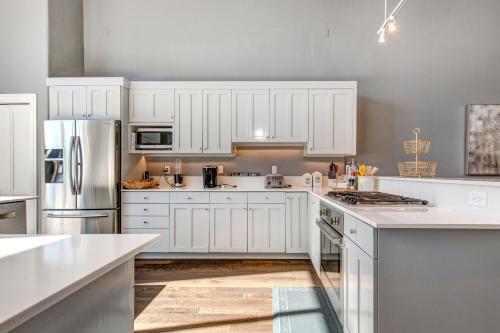 Glamorous Gallivan Loop