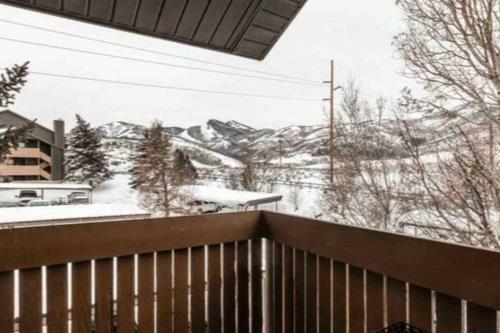 Apartamento Cozy Top Floor Condo With Mountain Views