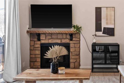 Apartamento Cozy Top Floor Condo With Mountain Views