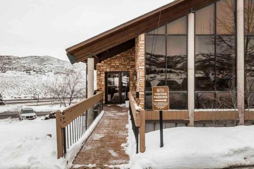 Apartamento Cozy Top Floor Condo With Mountain Views