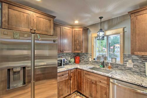 Secluded Ashford Getaway With Fire Pit And Grill!