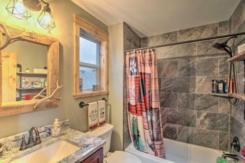 Secluded Ashford Getaway With Fire Pit And Grill!