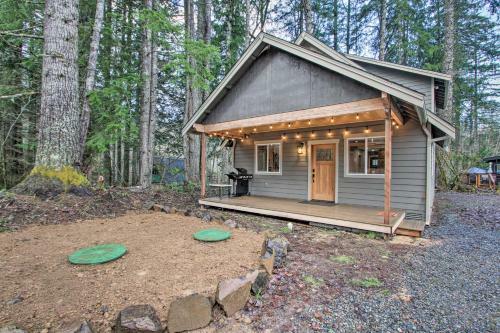 Secluded Ashford Getaway With Fire Pit And Grill!