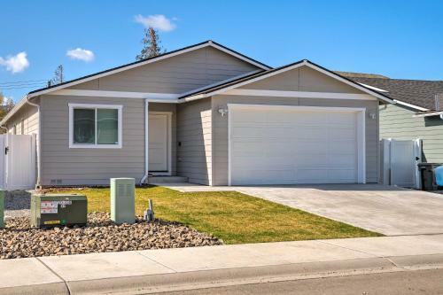 Charming Home With Mtn And Columbia River Views!