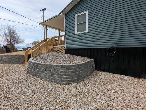 Summerlee Suite - Beautiful Remodeled Farmhouse