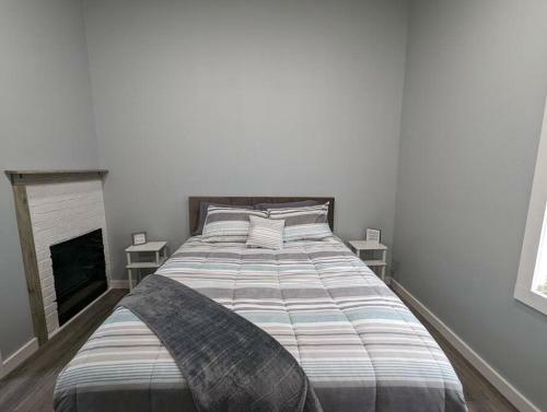 Summerlee Suite - Beautiful Remodeled Farmhouse
