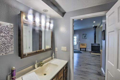 Sheboygan Home With Private Hot Tub And Fire Pit!