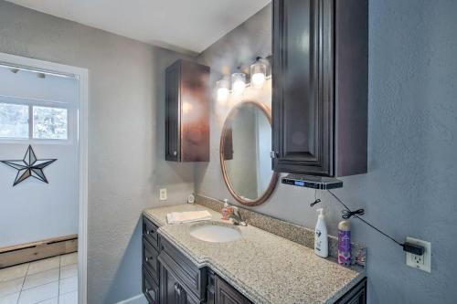 Sheboygan Home With Private Hot Tub And Fire Pit!