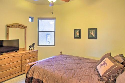 Gold Canyon Town Home With Community Amenities!