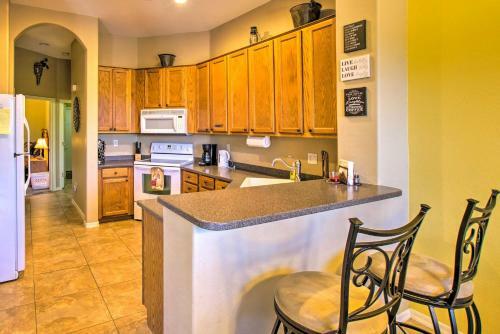 Gold Canyon Town Home With Community Amenities!