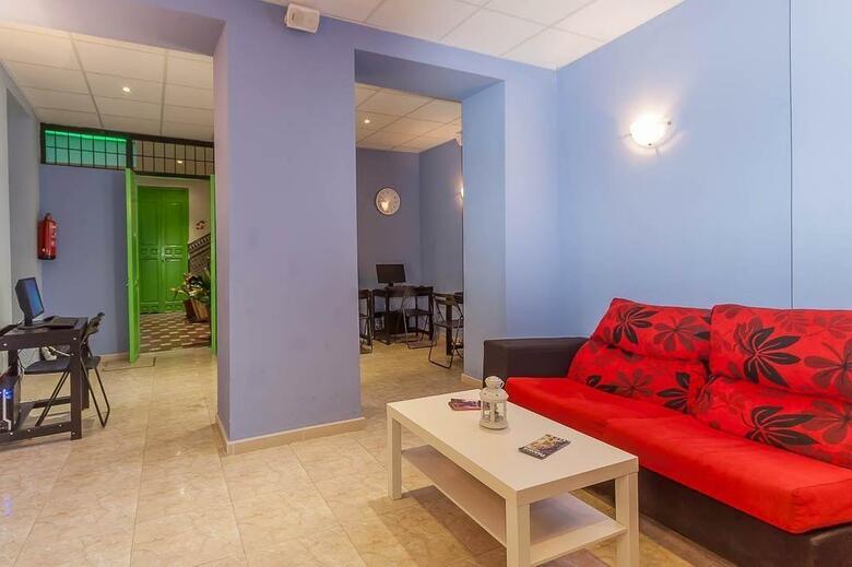 Feel Hostels City Center