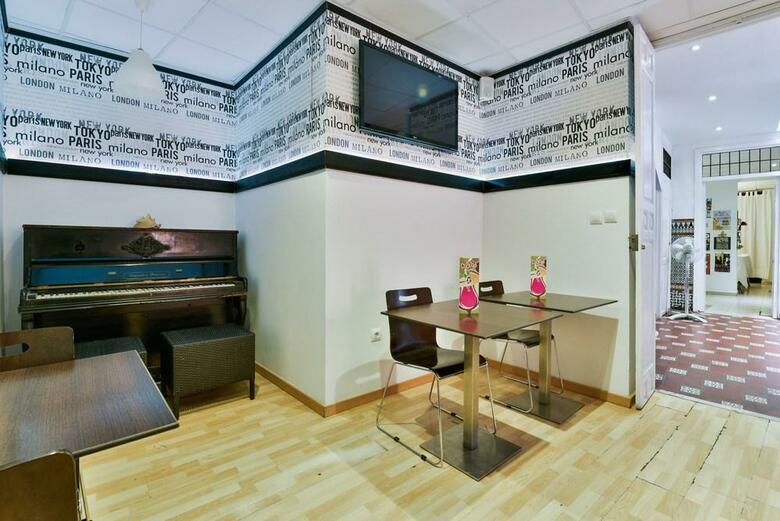 Feel Hostels City Center