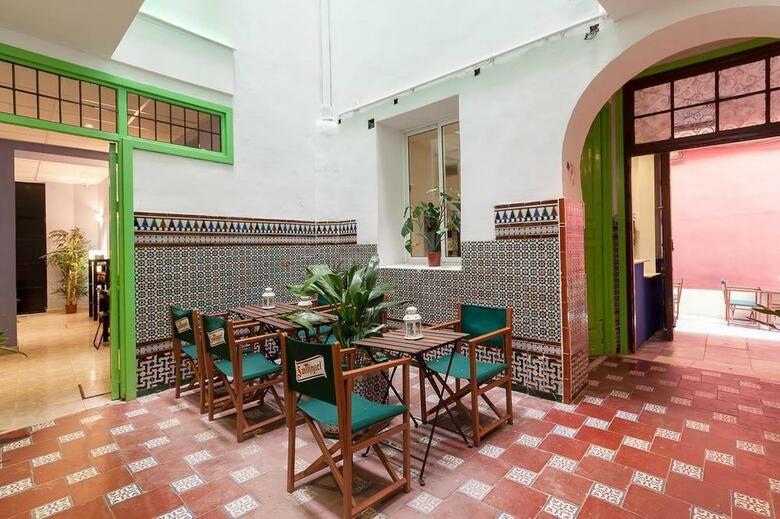 Feel Hostels City Center