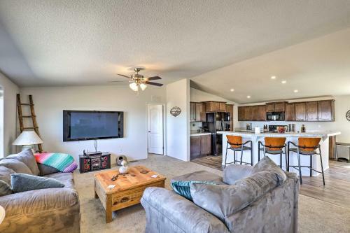 Desert Escape Off I-10 With Over 1 Enclosed Acre!