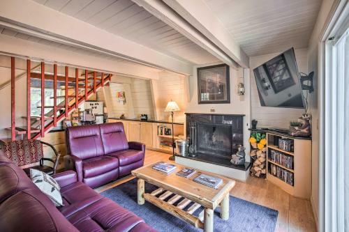 Big Bear Lake Cabin With Deck About 5 Mi To Skiing!