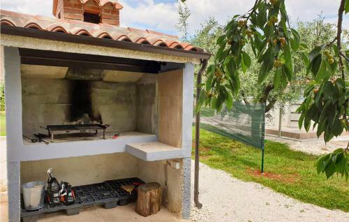 Beautiful Apartment In Galizana With 1 Bedrooms