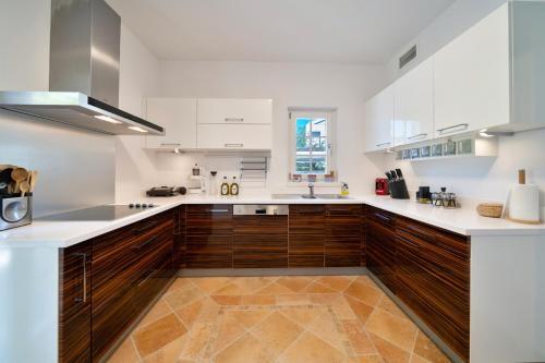 Portville Canal Side Villas 66 (3br)