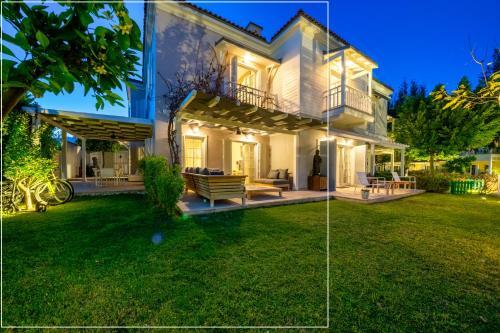 Portville Canal Side Villas 66 (3br)