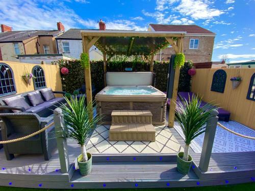 New?the Hottub House Blackpool Pleasure Beach