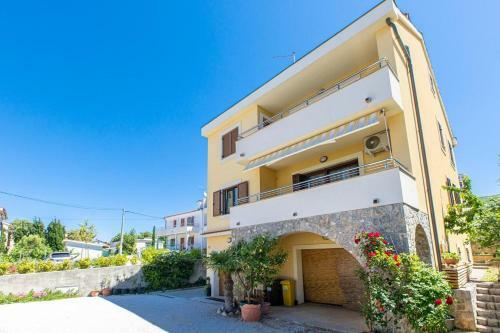 Apartments With A Parking Space Punat, Krk - 19545