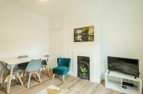 Cosy Two Bedroom Apartment In Excellent Location