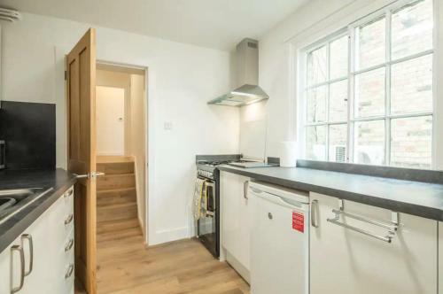 Cosy Two Bedroom Apartment In Excellent Location