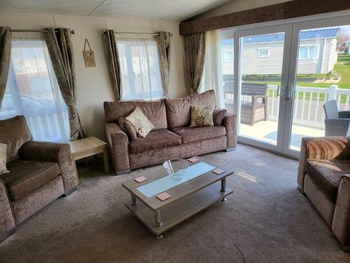 Remarkable 2-bed Lodge In Clacton-on-sea