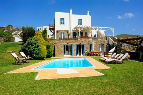 Andros: Luxurious Villa With Private Swimming Pool