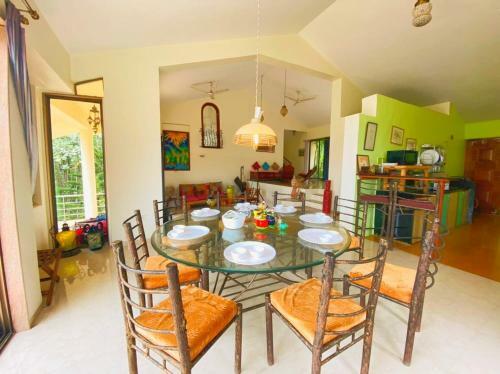 God's Abode : Entire Villa 7500 Sq Ft
