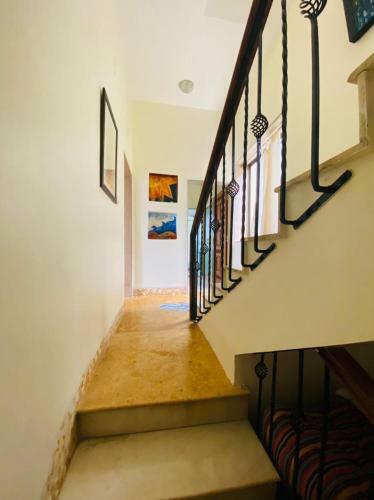 God's Abode : Entire Villa 7500 Sq Ft