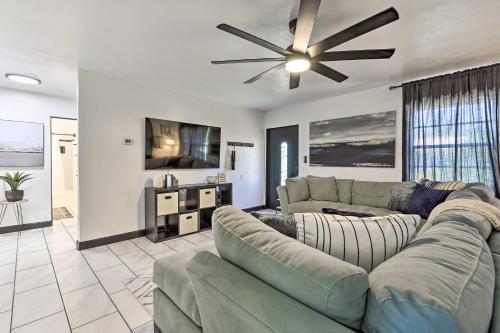 Sun-soaked Bradenton Home With Screened Porch!
