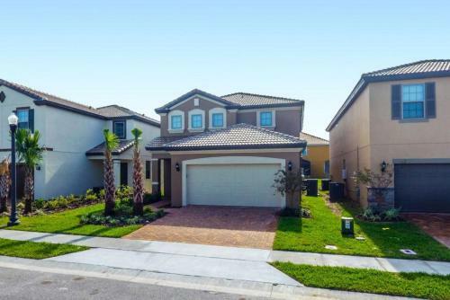 Fabulous Home With Pool At Solterra Resort St5501