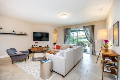 Sun Sational 5 Bedroom Solterra Luxury Villa Villa