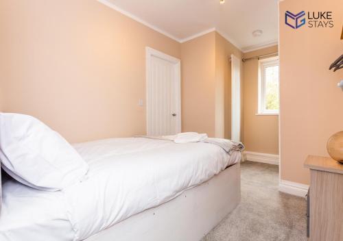 Apartamento ?beautiful 4 Bed House ? 1 Bed Ensuite? Durham?