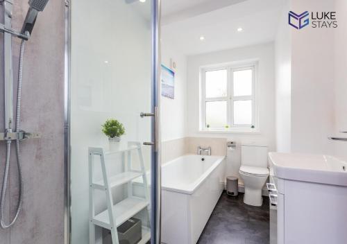 Apartamento ?beautiful 4 Bed House ? 1 Bed Ensuite? Durham?
