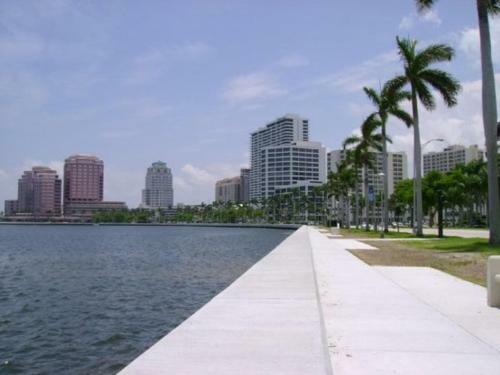New Modern Style Home*near Downtown*near Beach