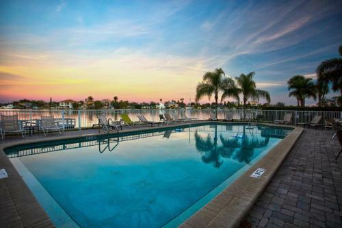408 - Palms Of Treasure Island Resort