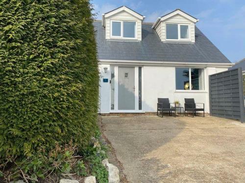 The Coastal Retreat