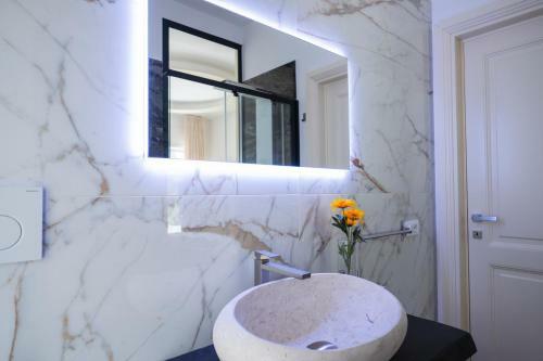 Bed & Breakfast La Riserva Dannunziana Luxury Suites