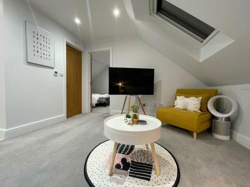 Unique Luxury Detached Apartment In Windsor That Sleeps 4