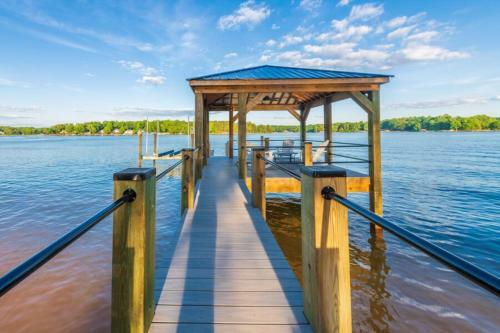 Southern Sunrise By Stay Lake Norman