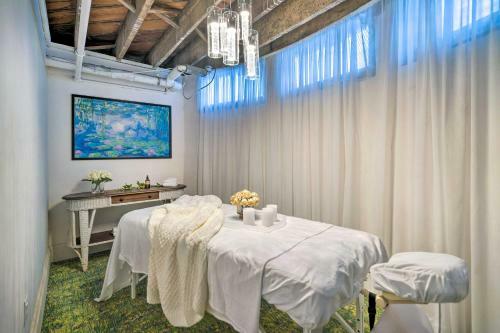 Lavish Columbus Villa With Gym, Spa And Speakeasy
