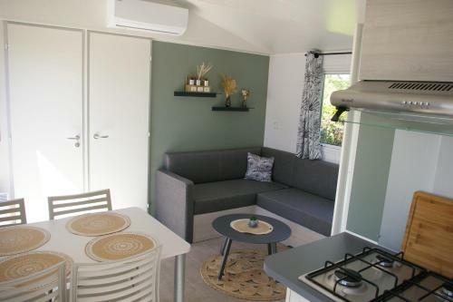 Mobile Home Ouireves 20 Facing The Mediterranean
