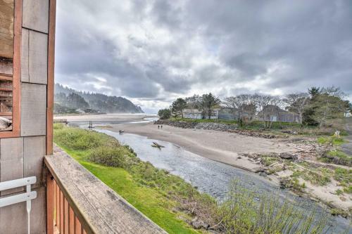 Apartamento Coastal Condo With Balcony - On Neskowin Beach!
