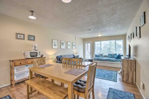 Apartamento Coastal Condo With Balcony - On Neskowin Beach!