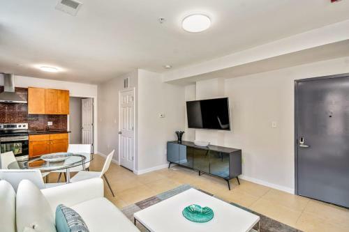 Bright Stylish &great Location 2bd Apartment