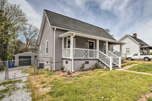 Ideally Located Penne Place With Deck And Grill