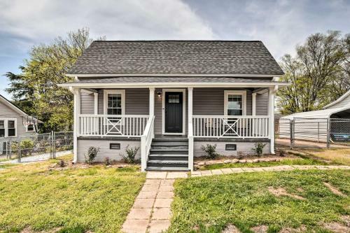 Ideally Located Penne Place With Deck And Grill